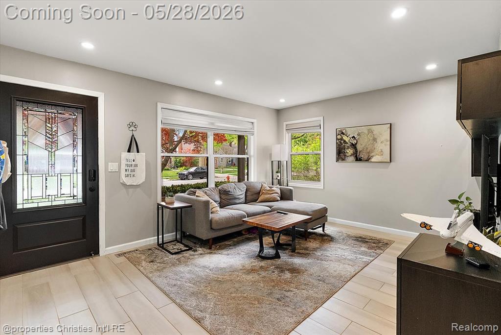 612 Royal Avenue, Royal Oak, MI 48073 — Photo 6