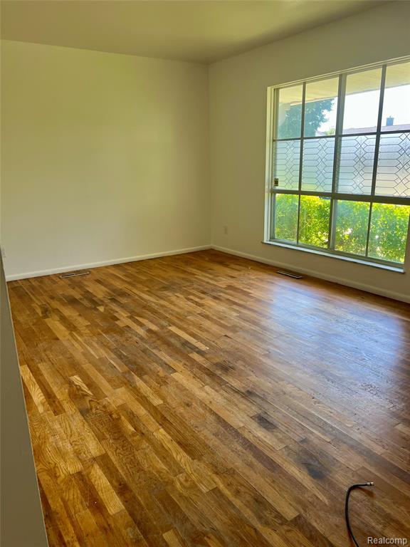 6410 Belltree Lane, Flint, MI 48504 — Photo 11