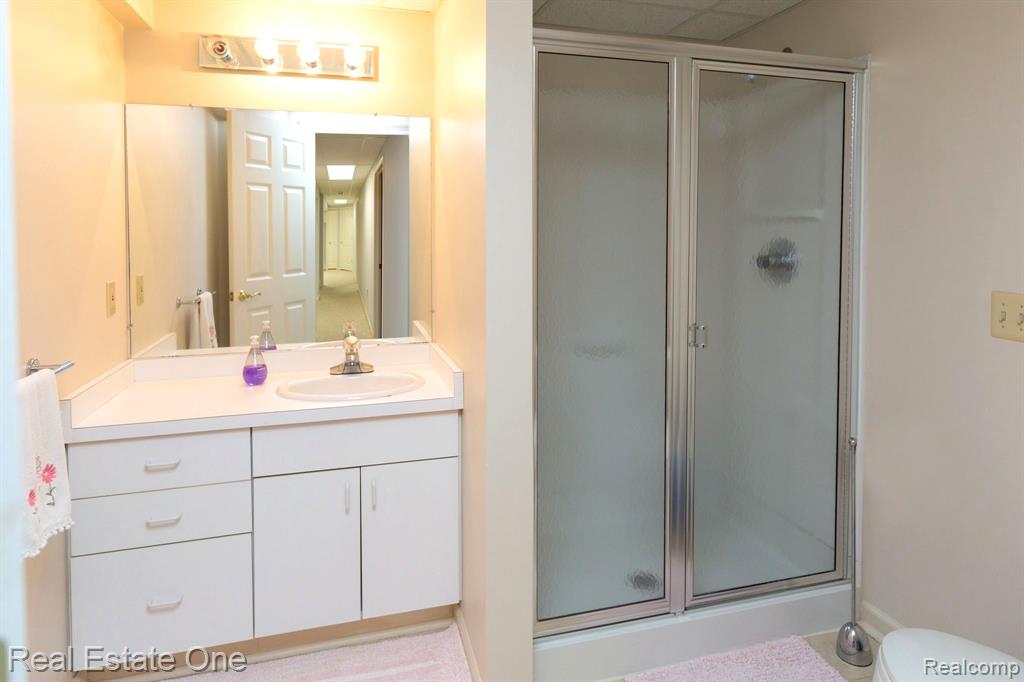 5538 CLEARVIEW Drive, Troy, MI 48098 — Photo 56