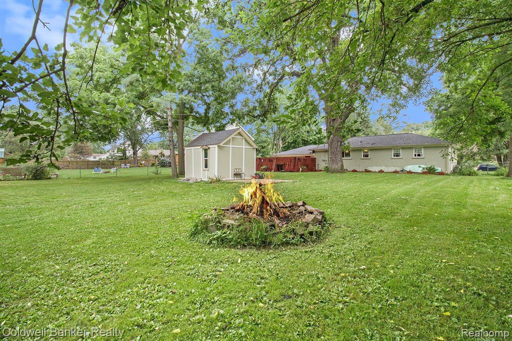 61722 FAIRLAND Drive, South Lyon, MI 48178 — Photo 8