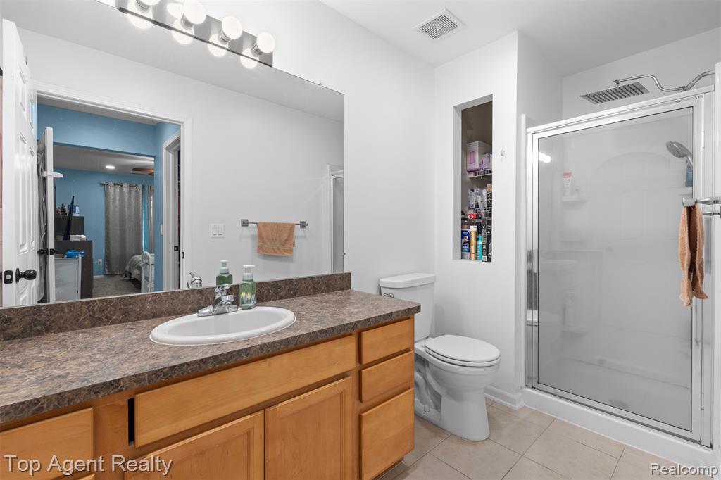45512 Hidden View Court, Utica, MI 48315 — Photo 18