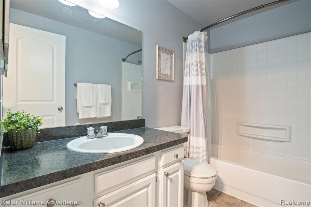 42105 Roscommon Street, Novi, MI 48167 — Photo 26