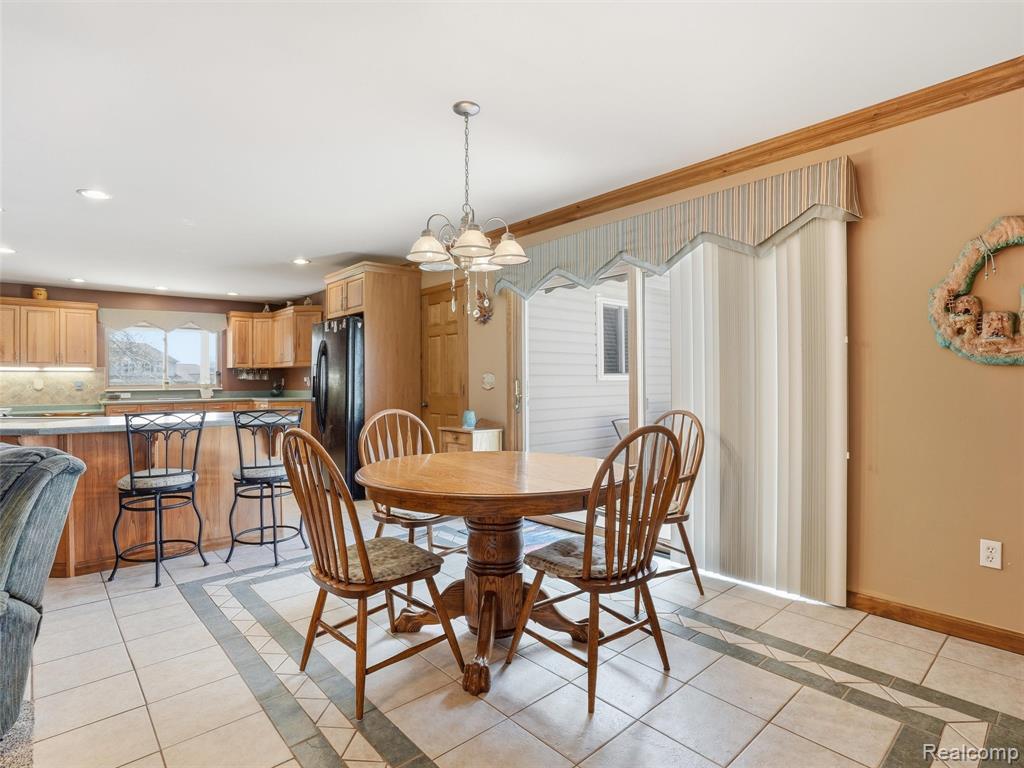 4695 Melanie Lane, White Lake, MI 48383 — Photo 10