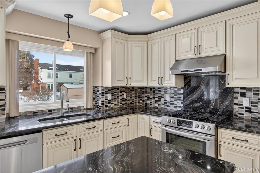 6857 Bridgemont Drive, Canton, MI 48187 — Photo 28