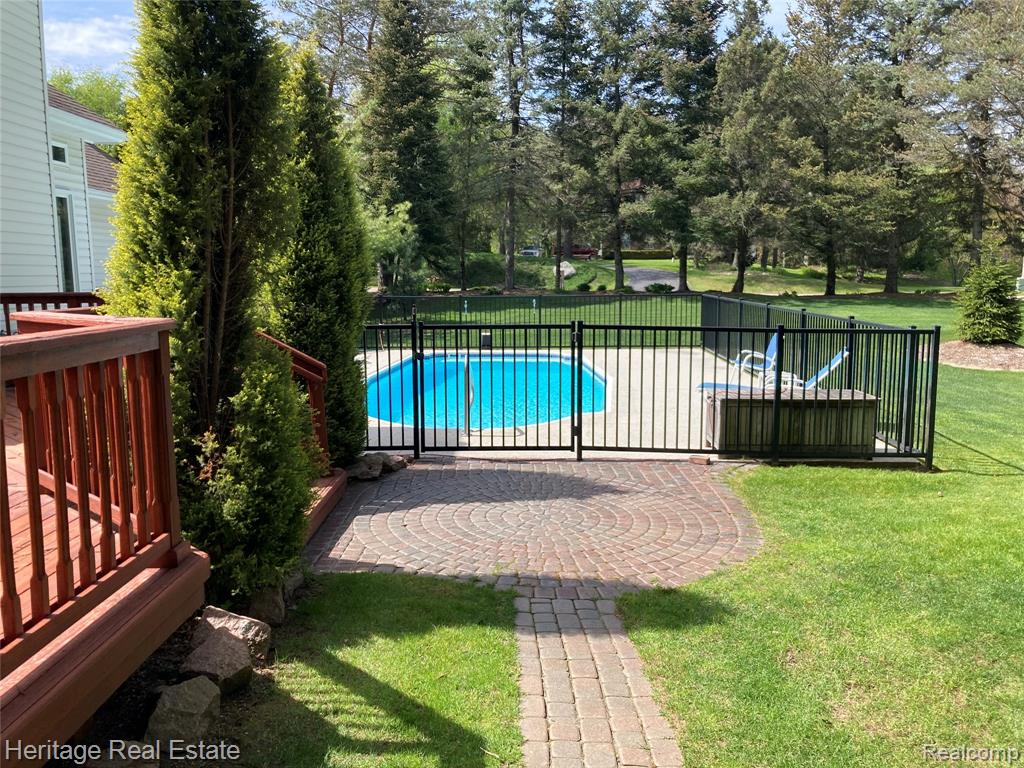 174 Howland Pines Drive, Oxford, MI 48371 — Photo 8