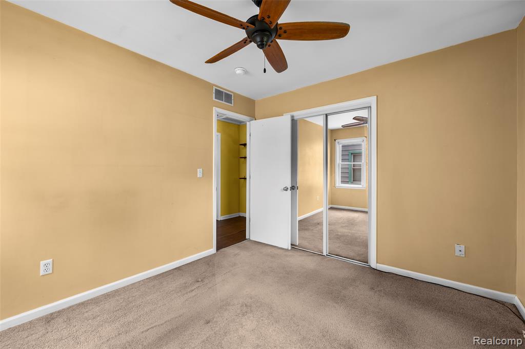 536 E Barrett Avenue, Madison Heights, MI 48071 — Photo 24