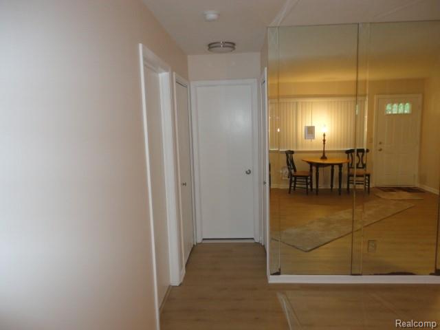 16034 Holz Drive, 16, Southgate, MI 48195 — Photo 5