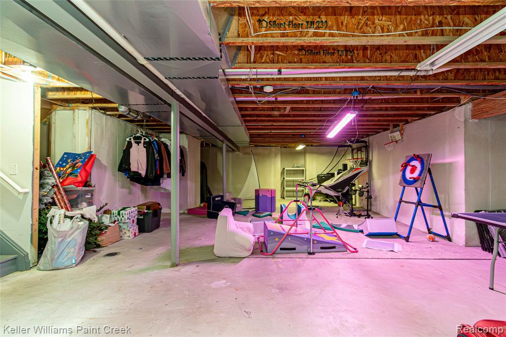 877 Wynstone Circle N, Oakland, MI — Photo 59
