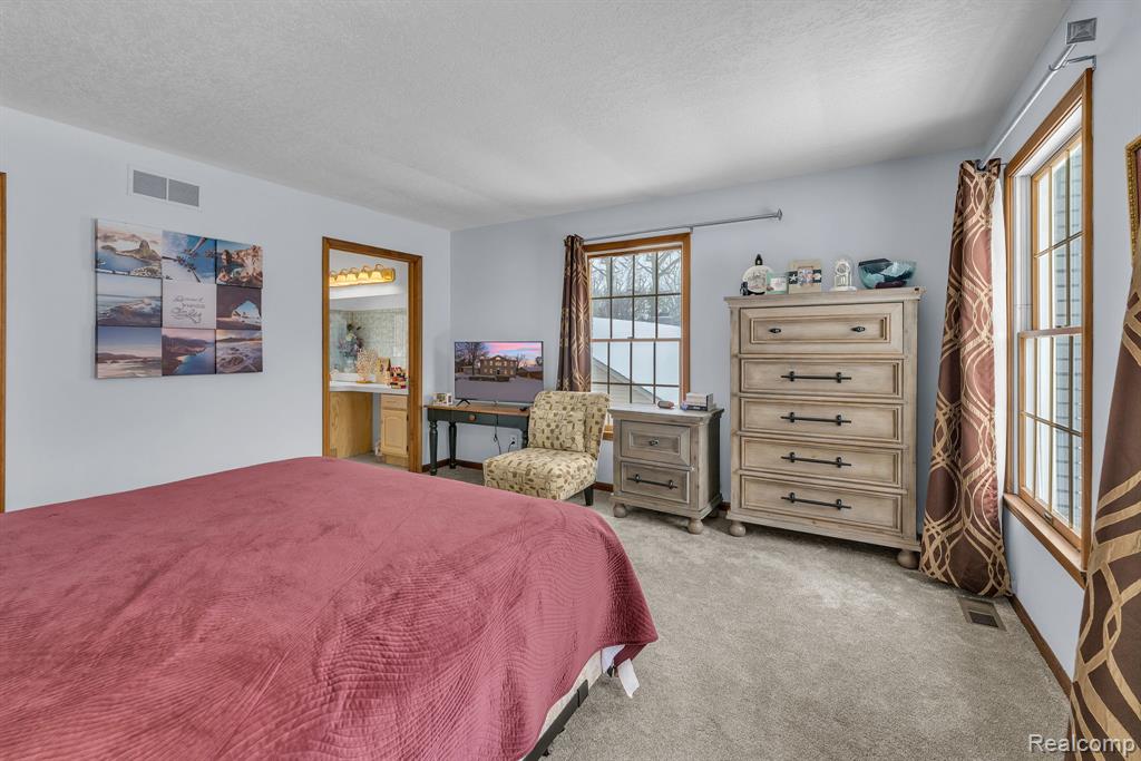 8121 Saint James Drive, Grosse Ile, MI 48138 — Photo 32