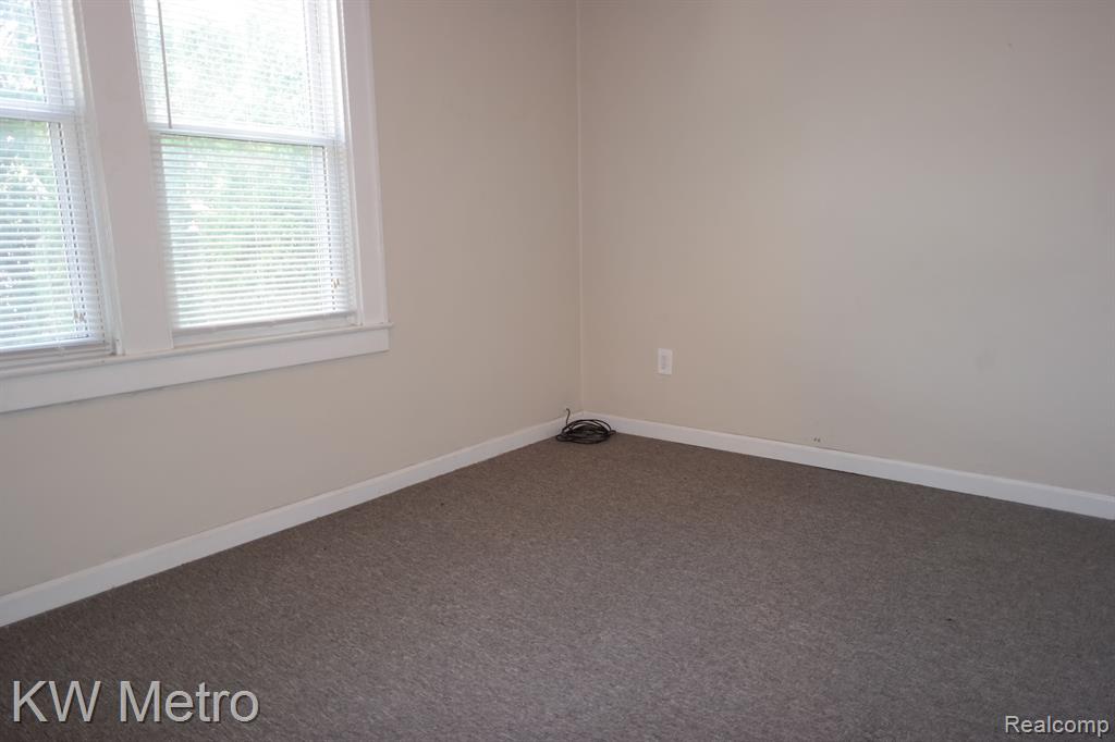 900 HARVARD Road, Berkley, MI 48072 — Photo 19