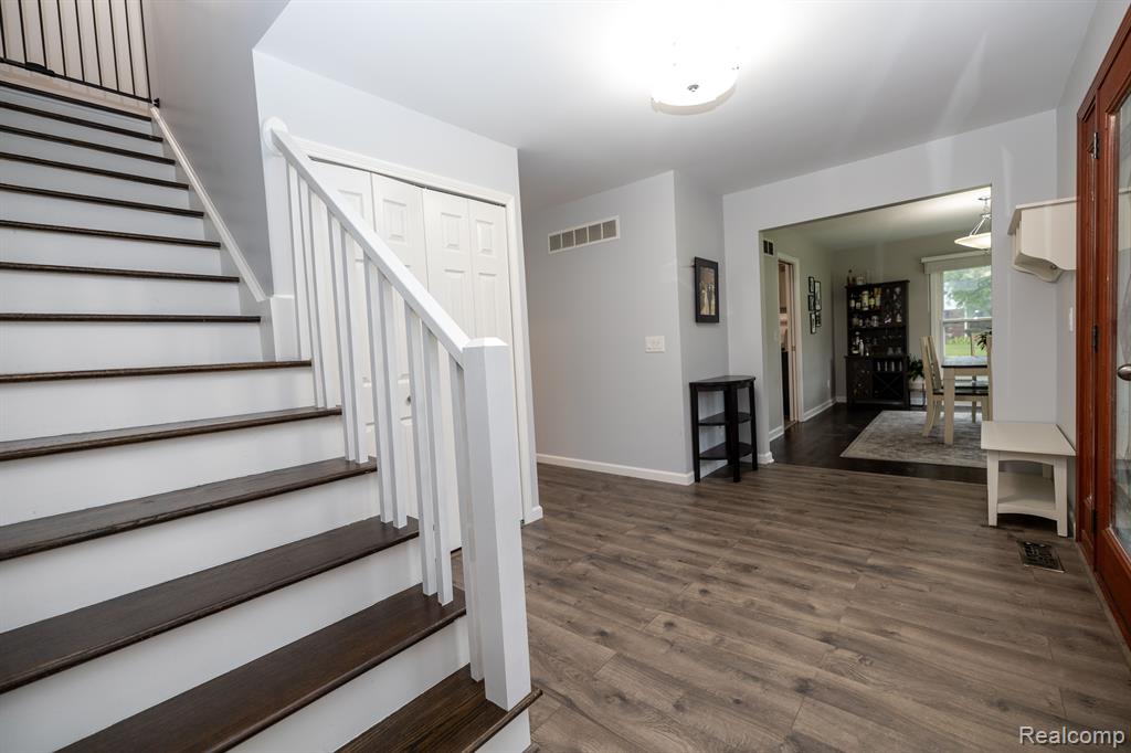 6825 ALDERLEY Way, West Bloomfield, MI — Photo 7