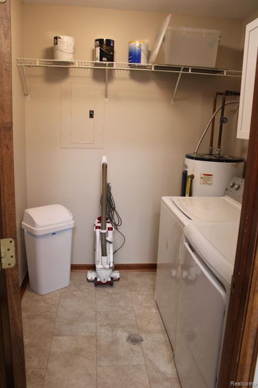 1235 HARBOUR Drive, Trenton, MI 48183 — Photo 16