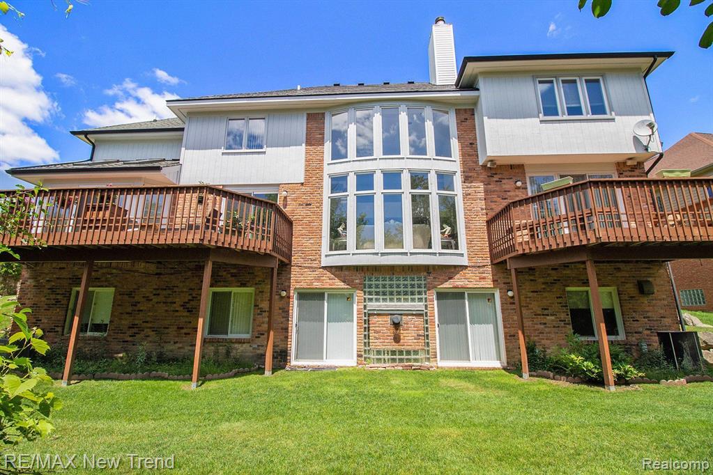5573 SILVER POND, West Bloomfield, MI — Photo 56