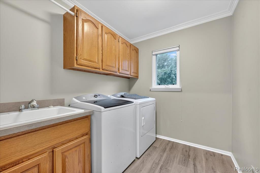 9695 Forest Ridge Drive, Clarkston, MI 48348 — Photo 13
