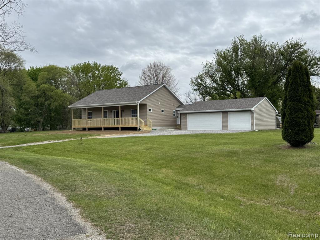 1939 Manchester Drive, Lapeer, MI 48446 — front exterior