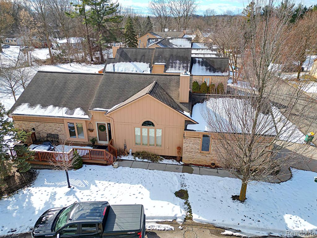 35053 KNOLLWOOD Lane, Farmington Hills, MI 48335 — Photo 14