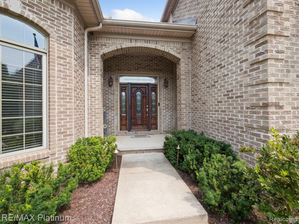 9071 Thornapple Drive, Pinckney, MI 48169 — Photo 5