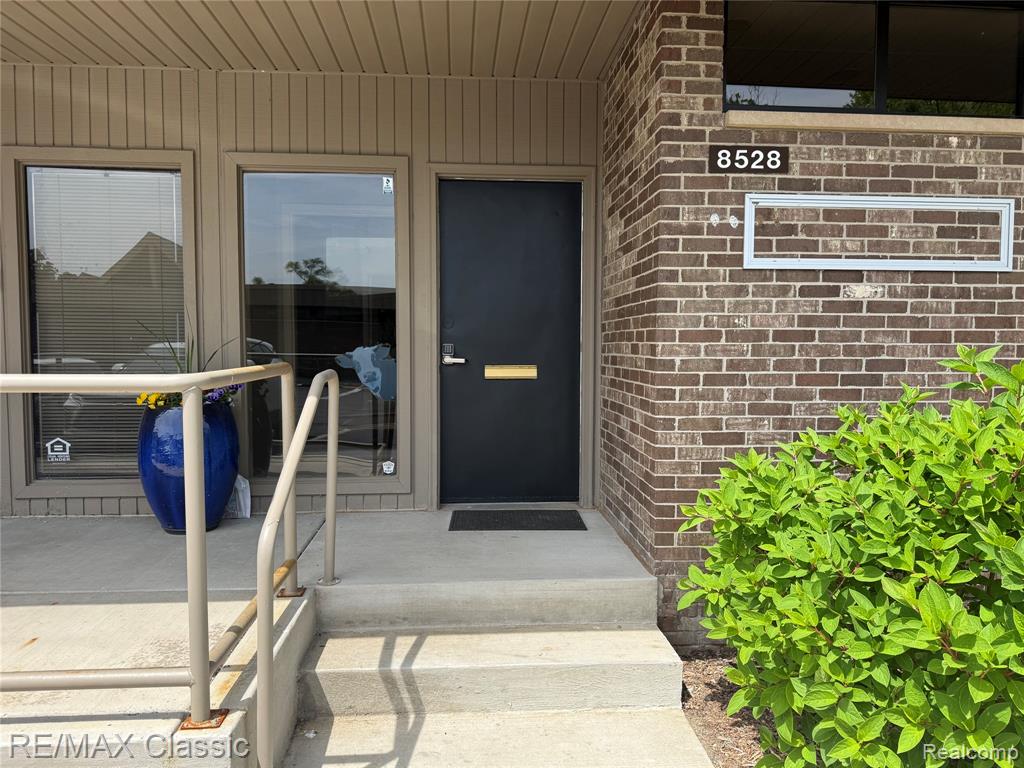 8528 N Canton Center Road, Canton, MI 48187 — Photo 30