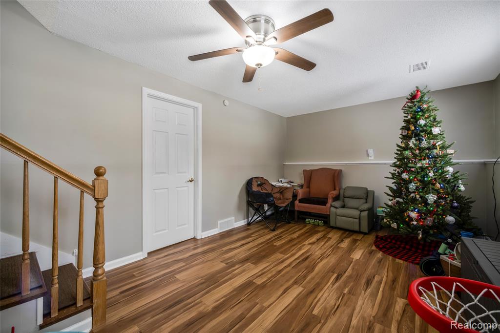 9488 Brookway Court, Goodrich Vlg, MI — Photo 40