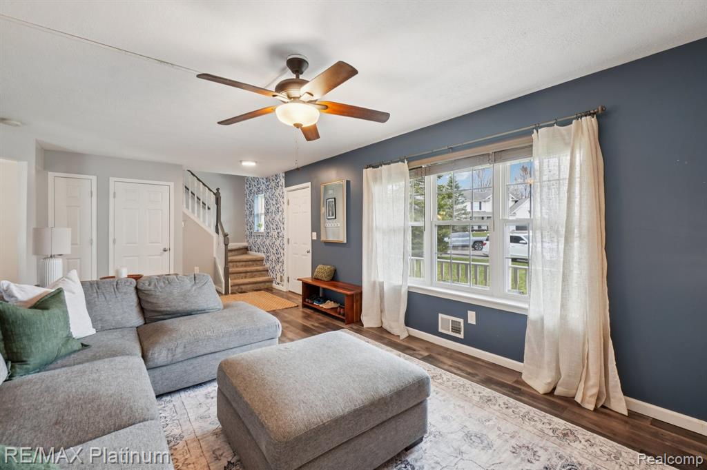 2570 Castle Rock Court, Howell, MI 48843 — Photo 3
