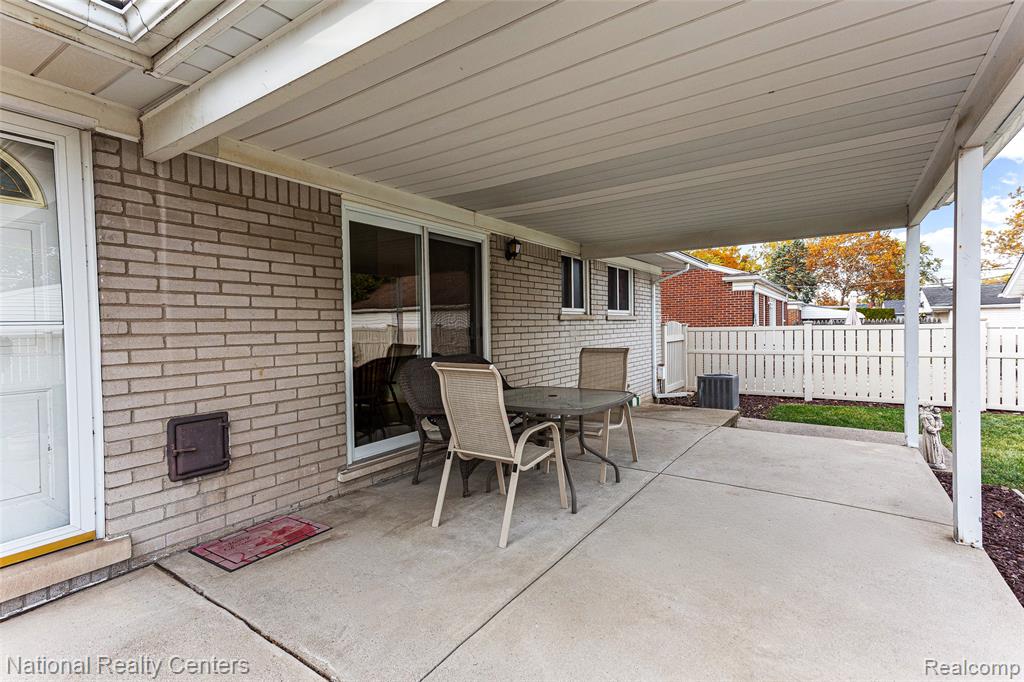 6104 Ardmore Park Circle, Dearborn Heights, MI 48127 — Photo 32