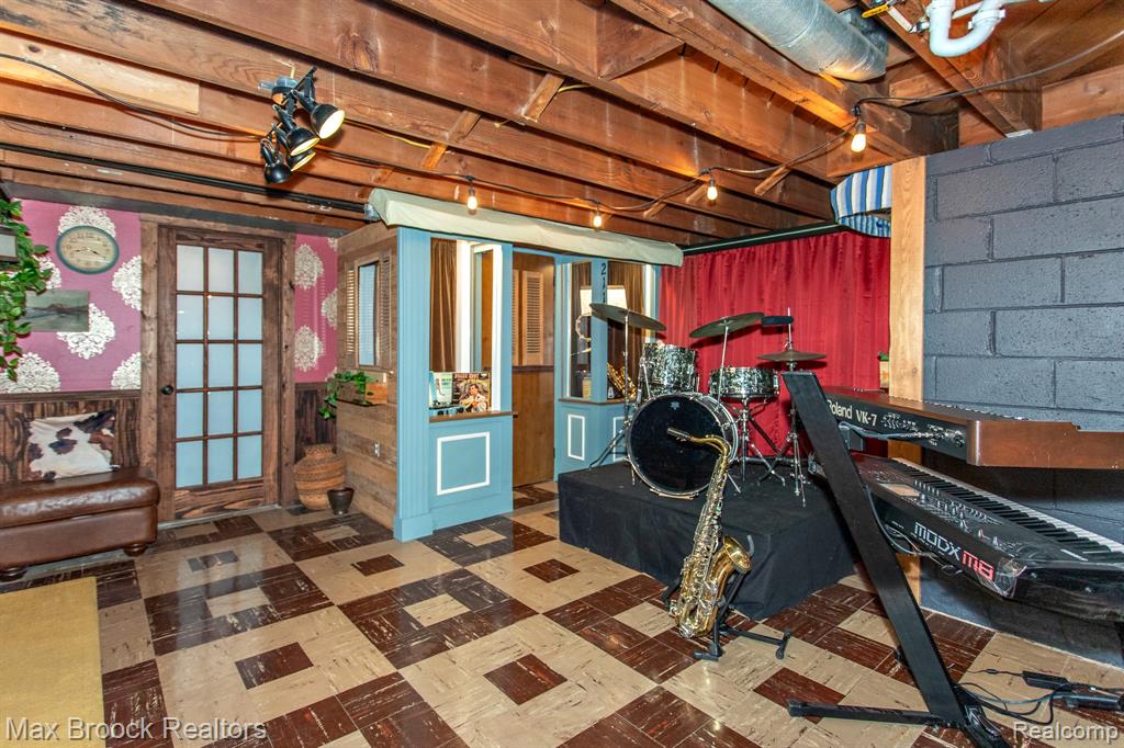 24460 Rosewood Street, Oak Park, MI 48237 — Photo 40