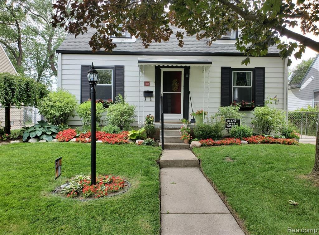 1875 Larkmoor Blvd, Berkley, MI 48072