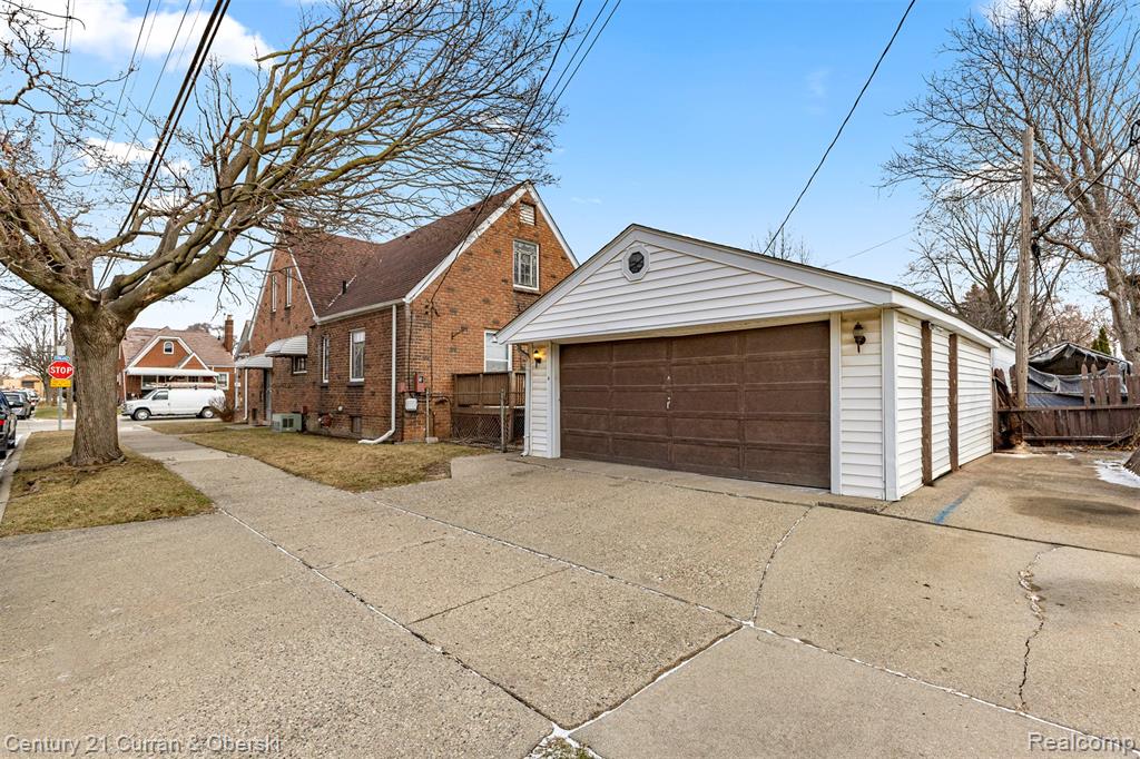 7502 Coolidge, Center Line, MI 48015 — Photo 45