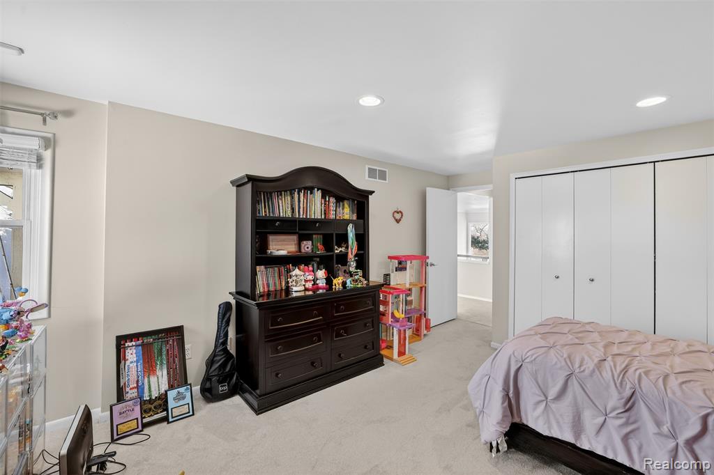 7328 Simsbury Drive, West Bloomfield, MI — Photo 36