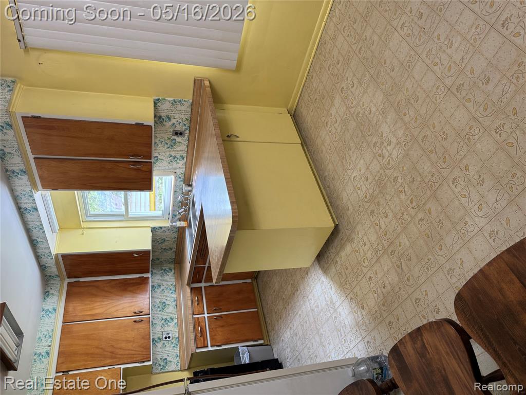4865 Ross Drive, Waterford, MI 48328 — Photo 4