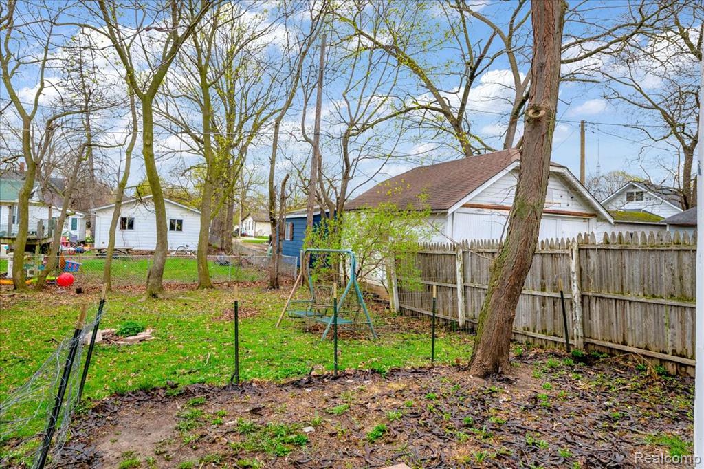 717 N Madison Street, Lapeer, MI 48446 — Photo 22