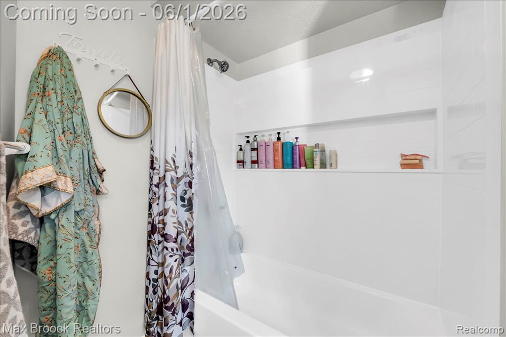 8860 Rushside Drive, Pinckney, MI 48169 — Photo 26