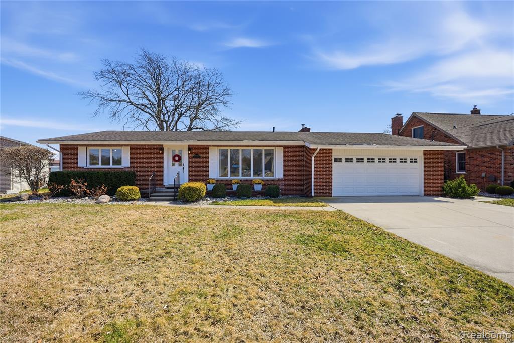 49750 Nautical Drive, Chesterfield, MI 48047 — Photo 2