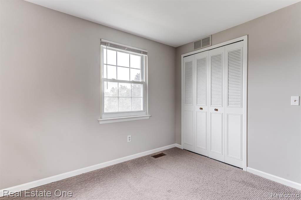 42500 LAKE SUCCESS Drive, Northville, MI 48167 — Photo 14