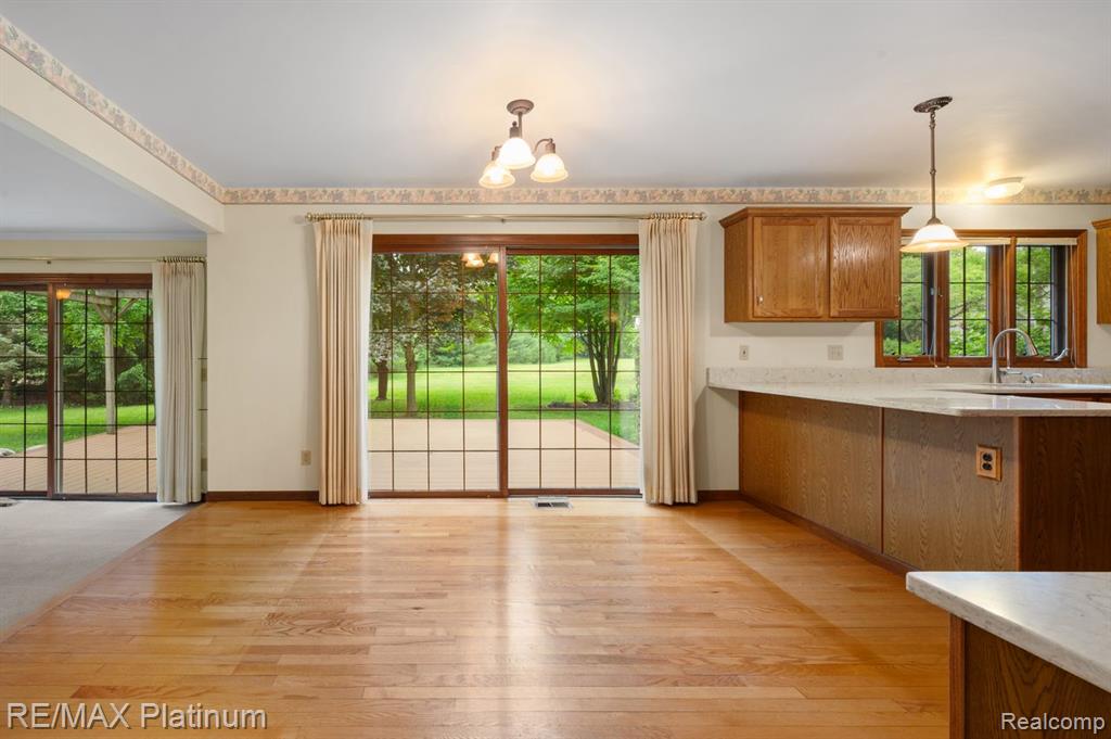 12902 Autumn Ridge Court, Milford, MI 48380 — Photo 20