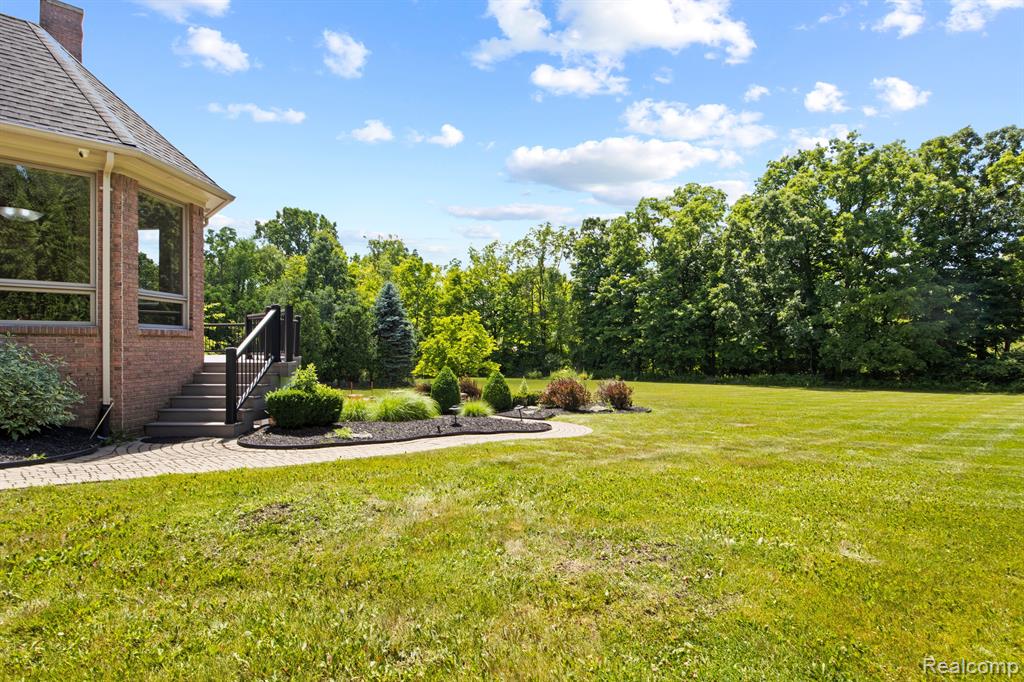 8151 ROLLING MEADOWS Drive, Canton, MI 48187 — Photo 11