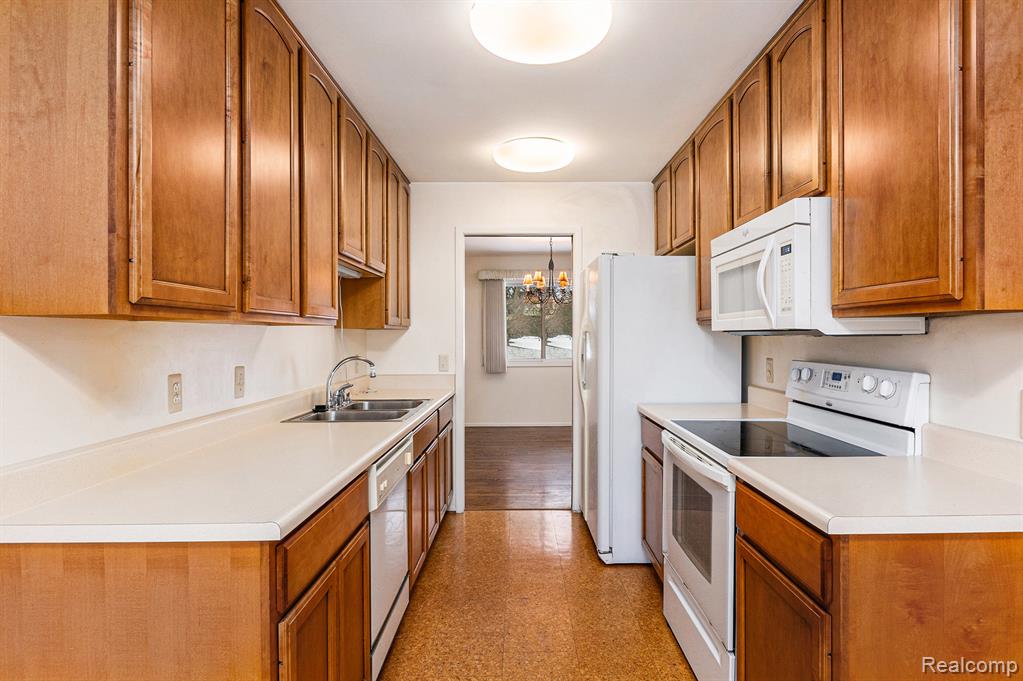 4659 Laurel Club Circle, 12, West Bloomfield, MI 48323 — Photo 7