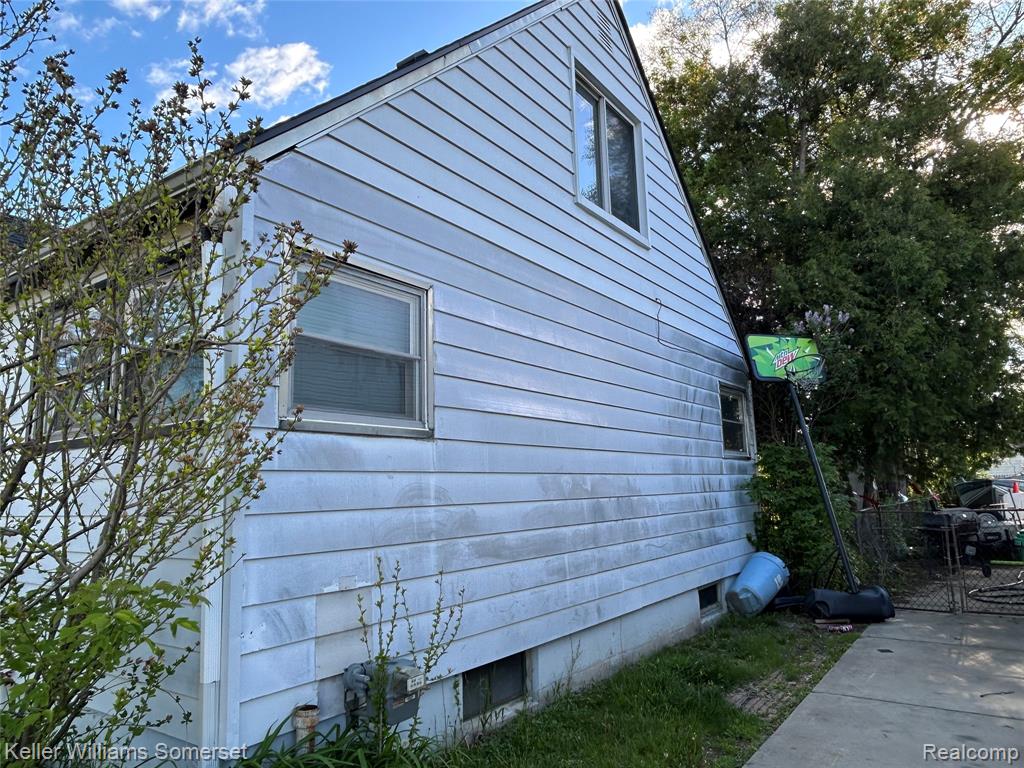 22540 Normandy Avenue, Eastpointe, MI 48021 — Photo 3