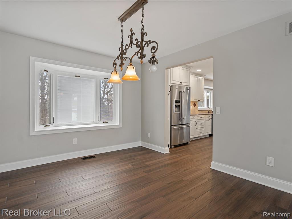 680 CRESCENT Court, Ortonville, MI 48462 — Photo 4