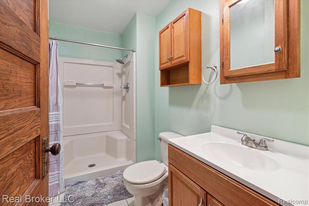 402 S 7TH Street, St. Clair, MI 48079 — Photo 17