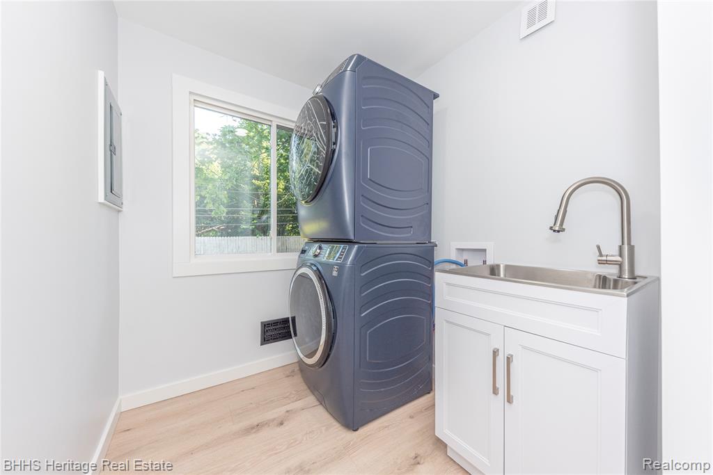 12 Trowbridge Court, Ann Arbor, MI 48108 — Photo 24