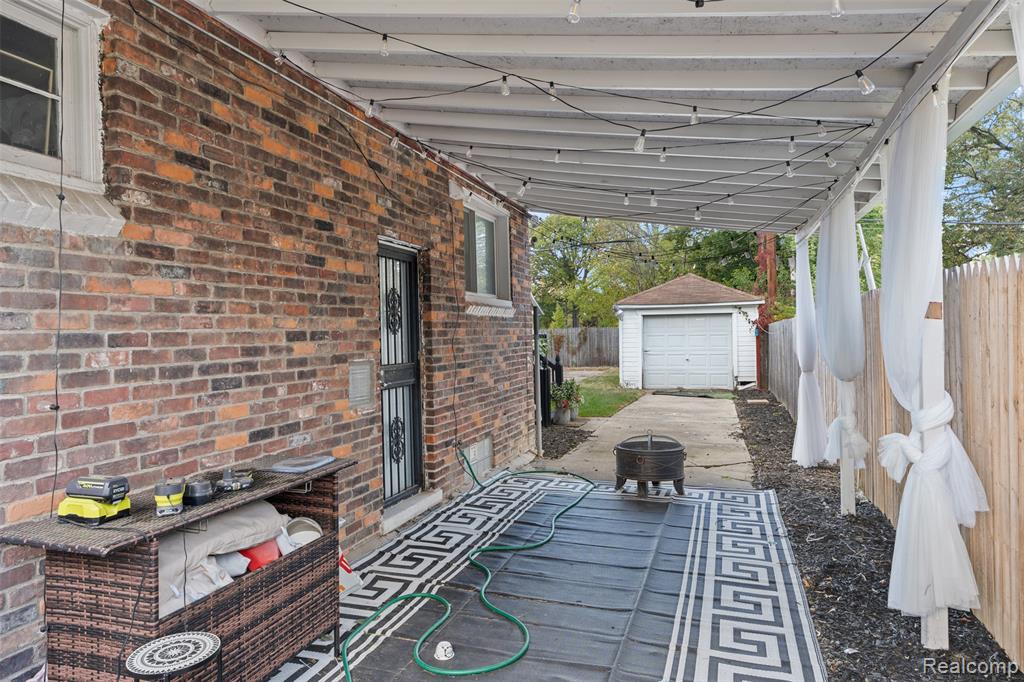 150 W Hildale, Detroit, MI 48203 — Photo 33