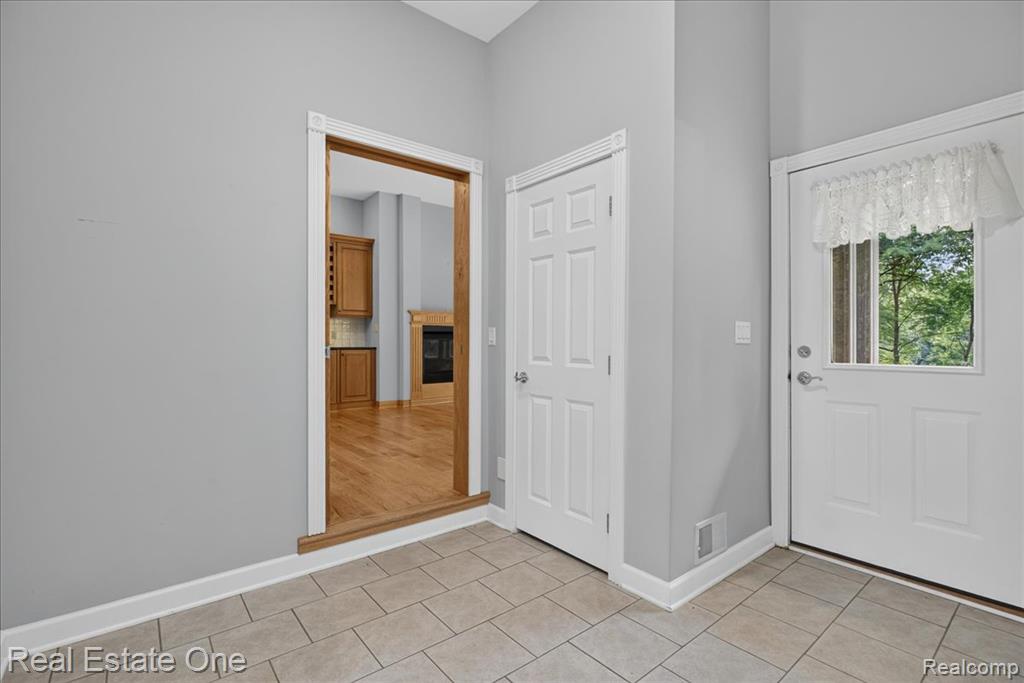425 Courtney Road, Leonard, MI 48367 — Photo 30