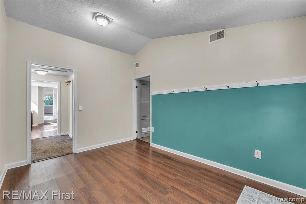5052 Mary Sue Avenue, Clarkston, MI — Photo 11