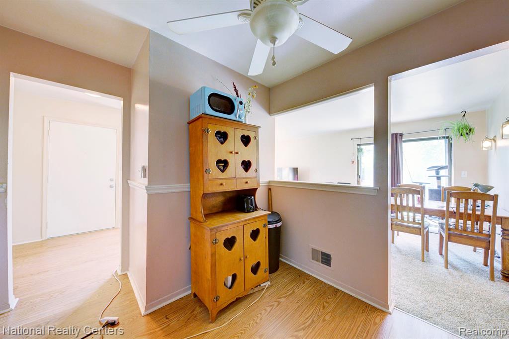41702 BEDFORD Drive, Canton, MI 48187 — Photo 10