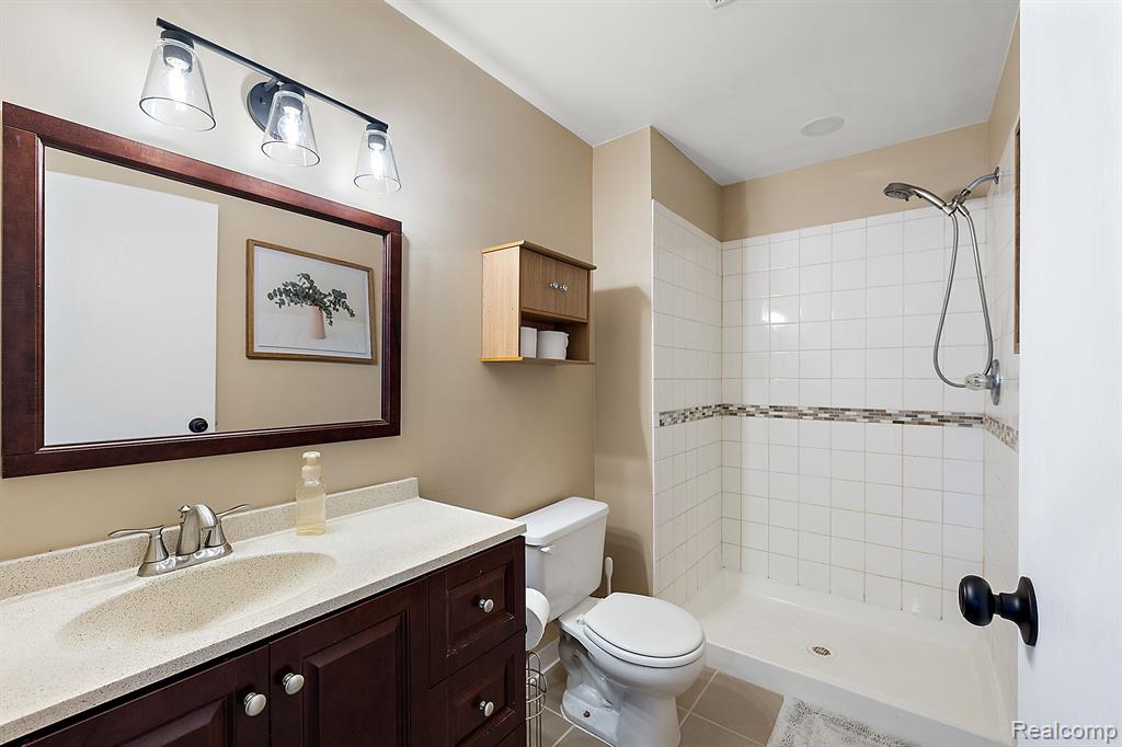 61149 GREENWOOD Drive, South Lyon, MI 48178 — Photo 24