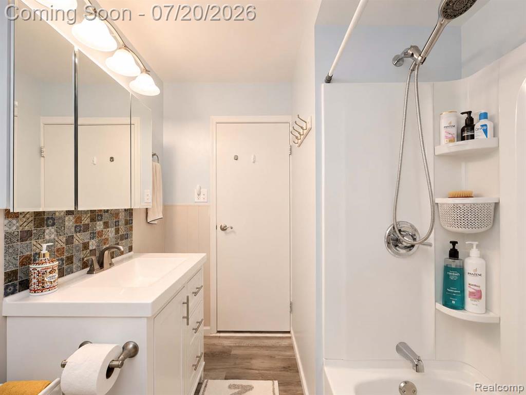 9100 Brentwood Street, Livonia, MI 48150 — Photo 10