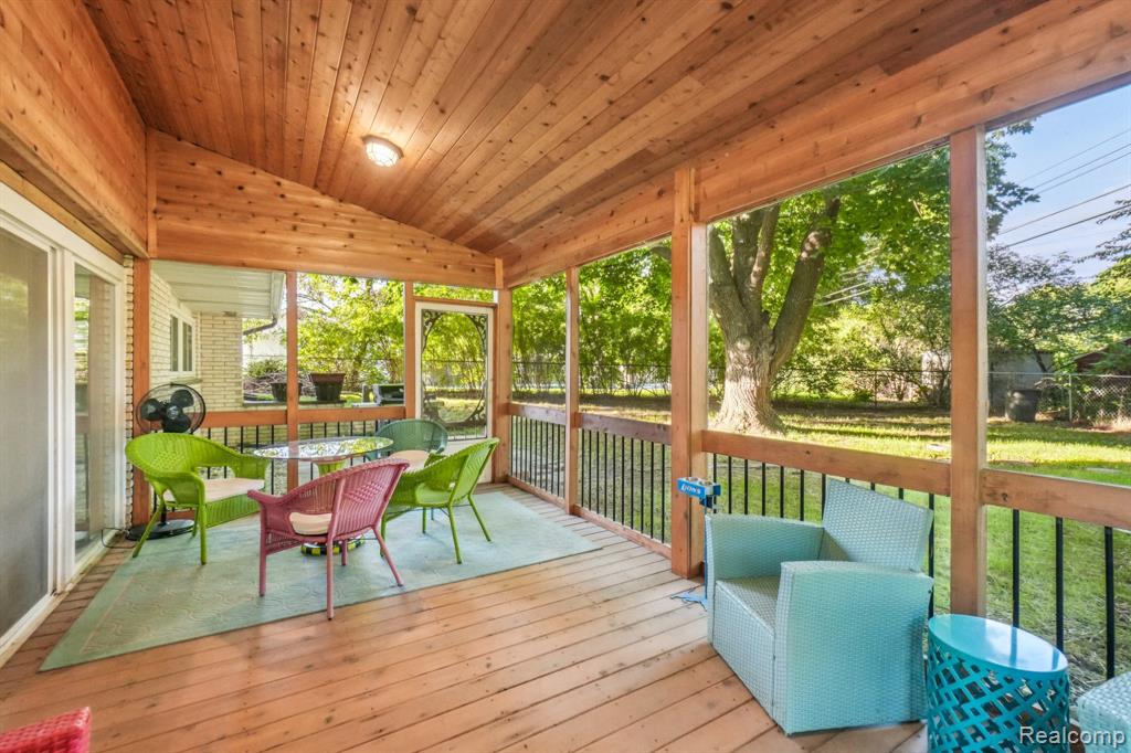 40 Endicott Drive, Howell, MI 48843 — Photo 9
