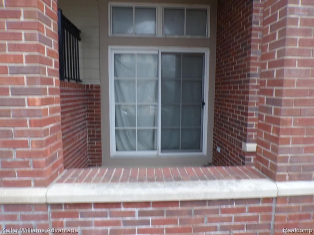 3976 Forester Boulevard, Auburn Hills, MI 48326 — Photo 2
