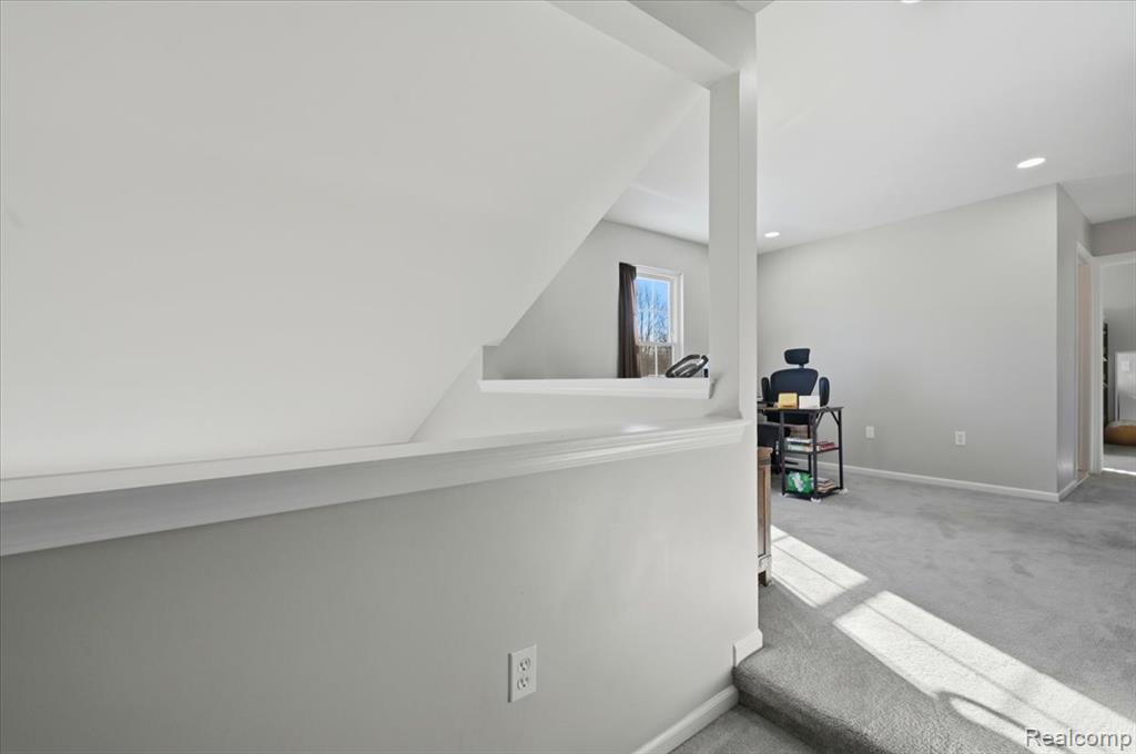 44569 GREENBRIAR Court, Belleville, MI 48111 — Photo 41